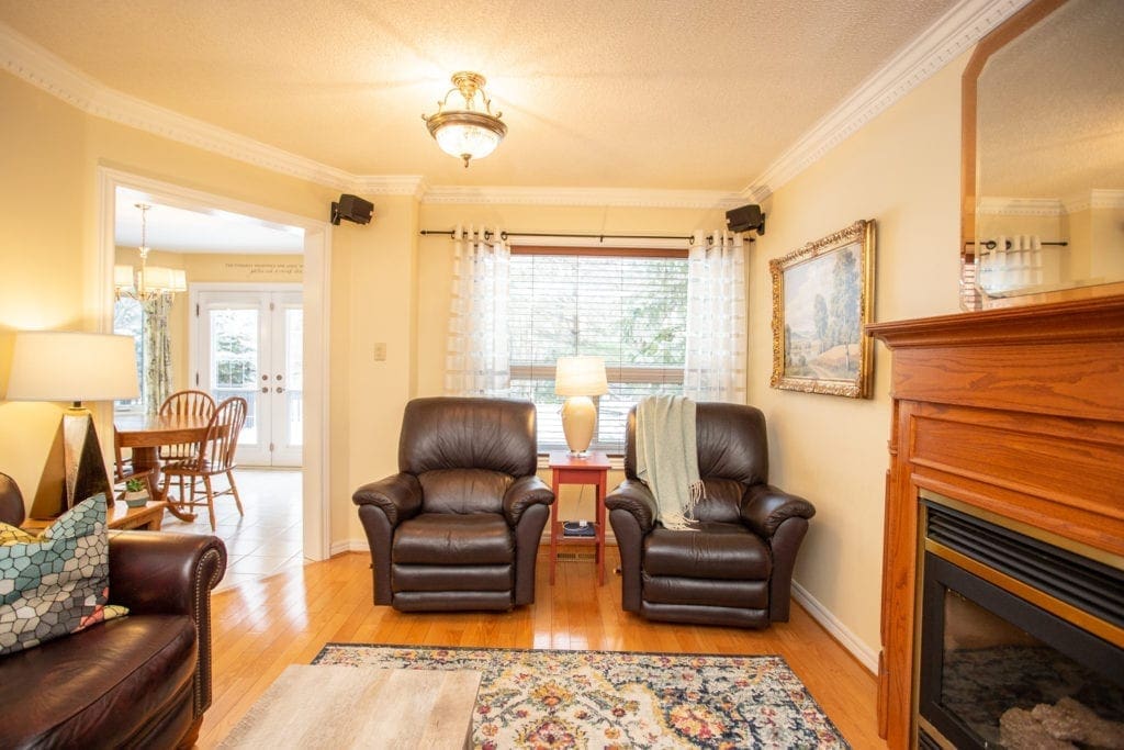 85 Laurendale Avenue Waterdown Woolcott Real Estate