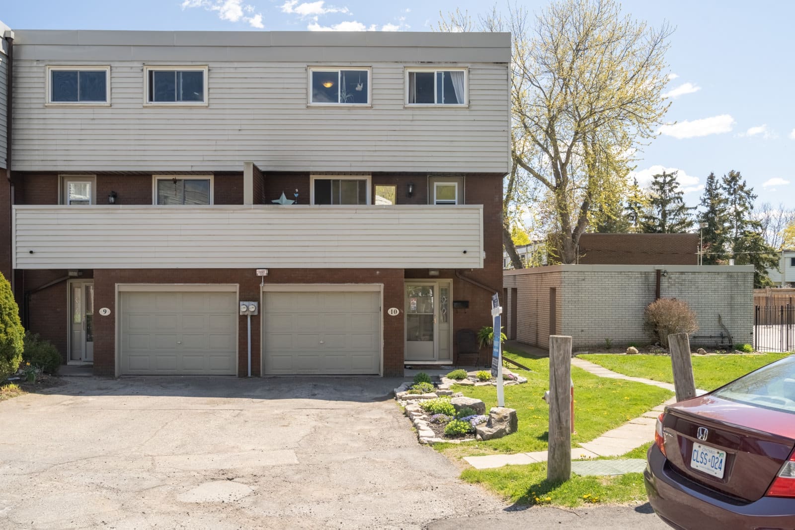 1023 Watsons Lane Dundas The Woolcott Team