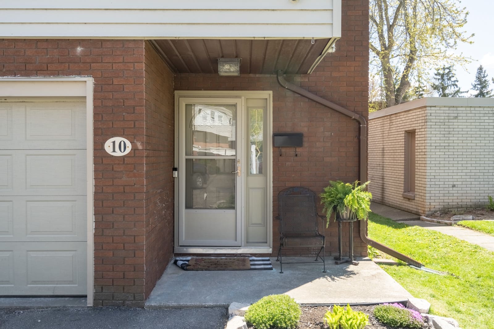 1023 Watsons Lane Dundas The Woolcott Team